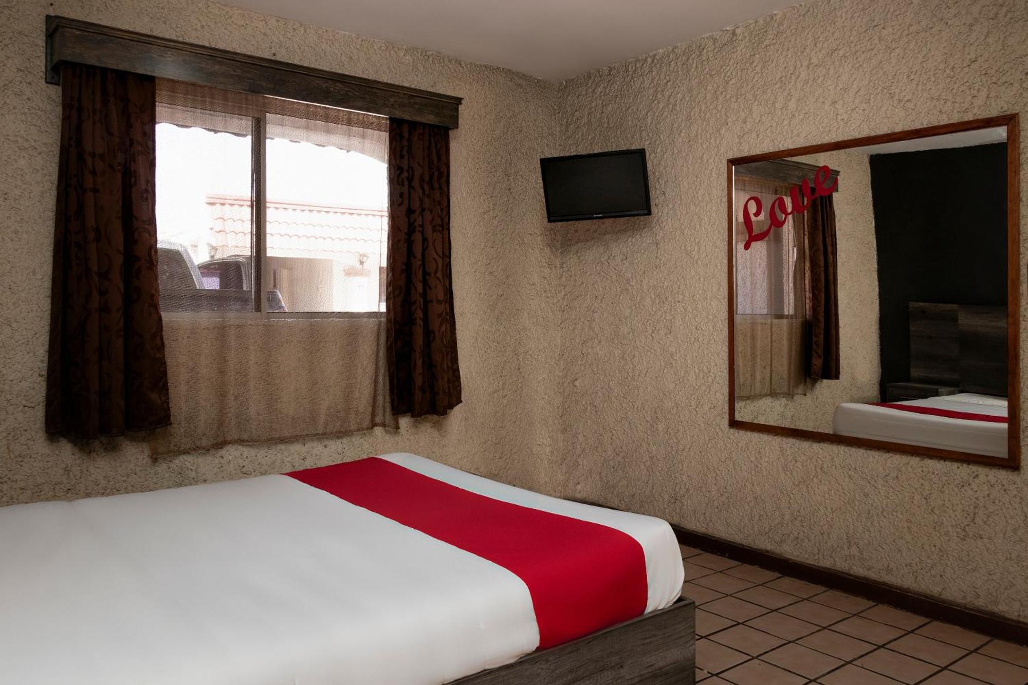 Oyo Hotel Real Del Sur, Estadio تشيهواهوا المظهر الخارجي الصورة